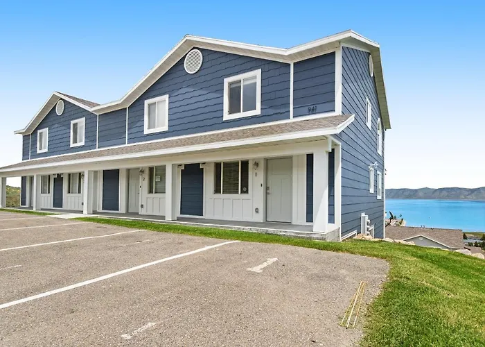 Lakeview Condo 941-1